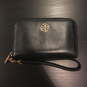 Tory Burch Black Zipper Wallet